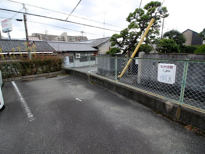 物件外観写真6　(駐車場)