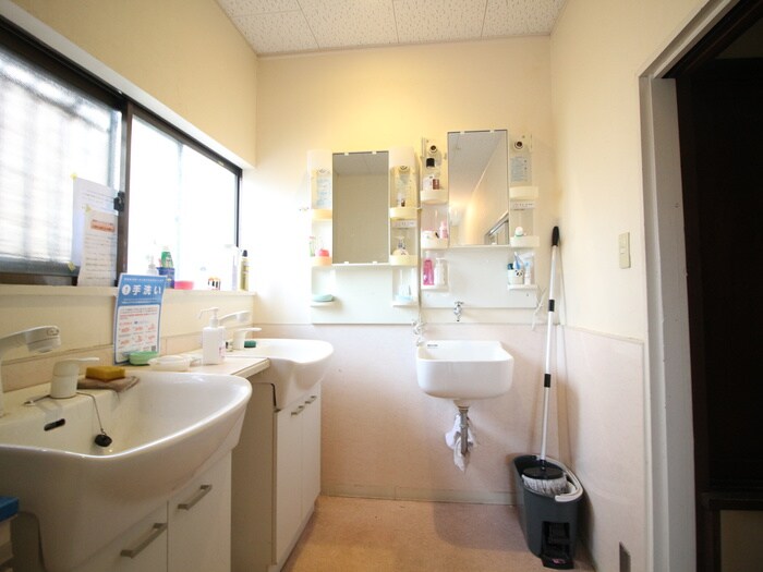 物件内観写真12　(洗面)