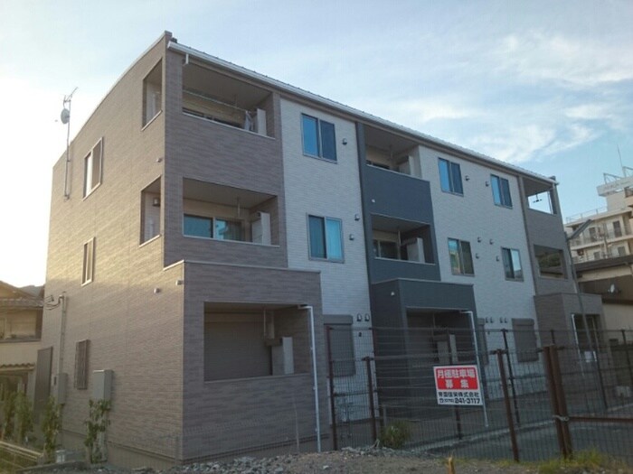 物件外観写真1　(外観写真)