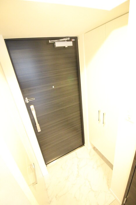 物件内観写真14　(玄関)