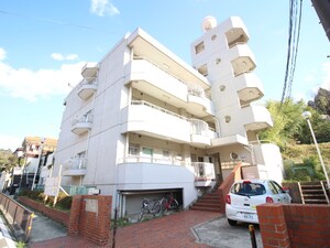 エリエールハイツ川西外観写真