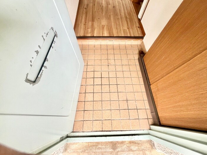 物件内観写真17　(玄関)