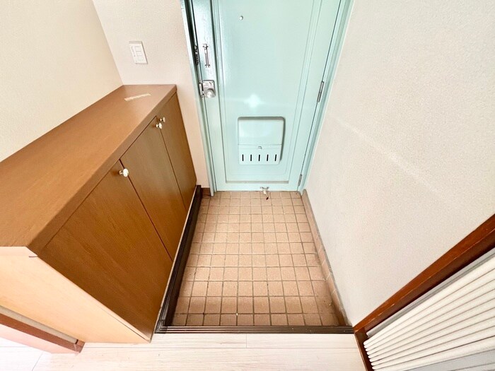 物件内観写真17　(玄関)