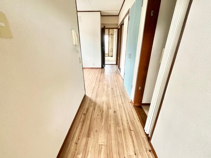 物件内観写真19　(廊下)