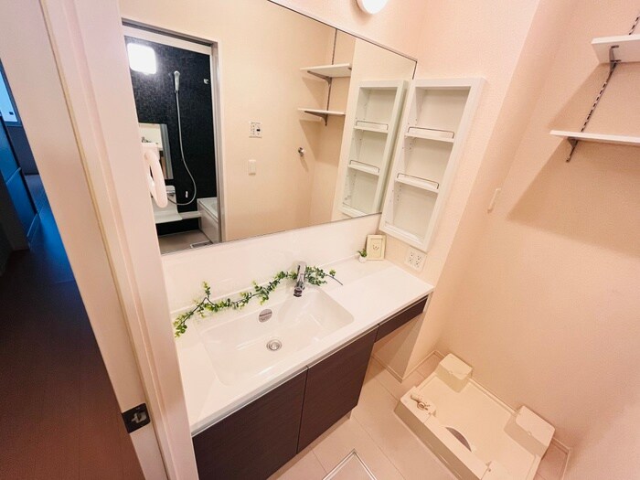 物件内観写真11　(洗面)