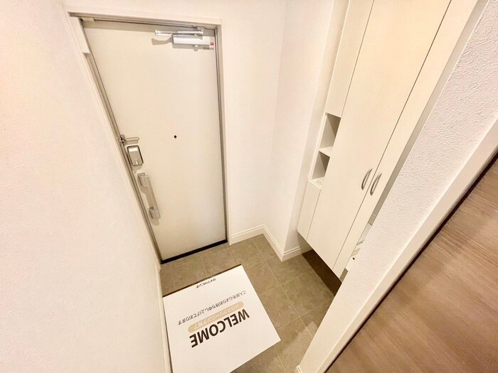 物件内観写真10　(玄関)