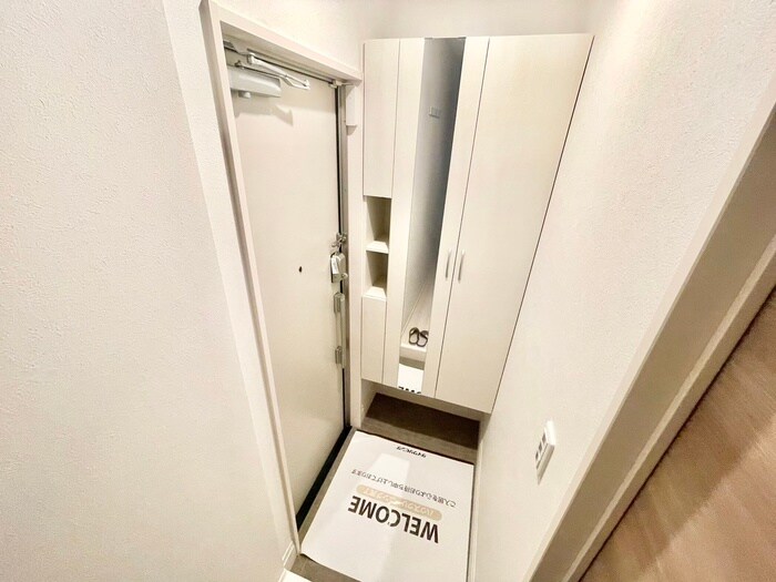 物件内観写真12　(玄関)