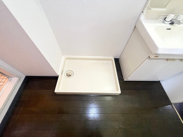 物件内観写真12　(洗濯機置場)