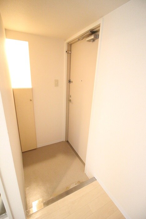 物件内観写真13　(玄関)
