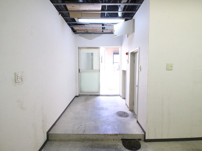 物件内観写真15　(玄関)