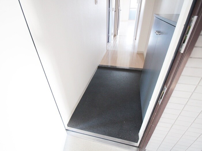 物件内観写真7　(玄関)