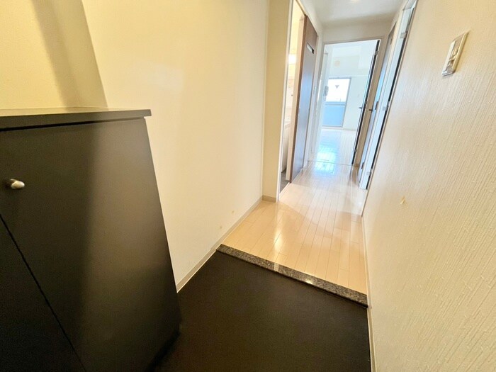 物件内観写真7　(玄関)