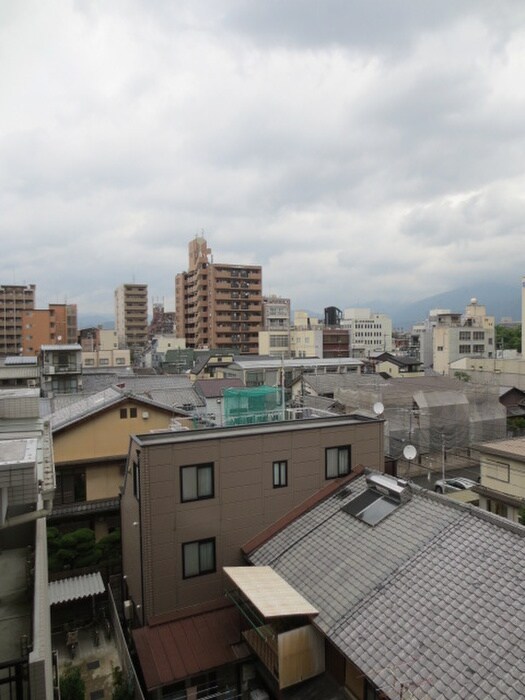 物件内観写真16　(室内からの展望)