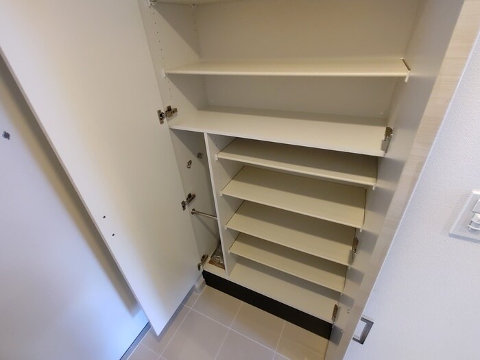 物件内観写真17　(靴箱)