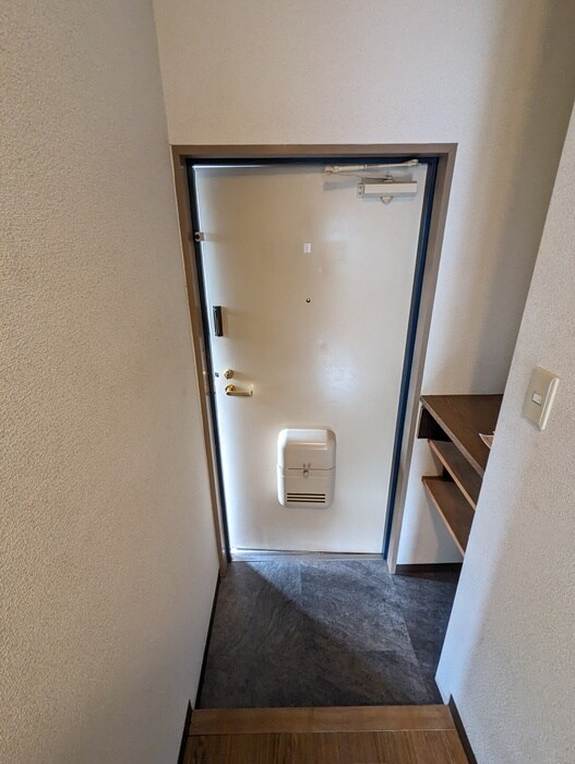物件内観写真16　(玄関)