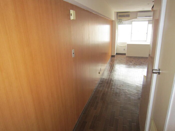 物件内観写真10　(廊下)