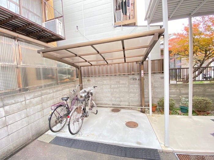 物件外観写真3　(駐輪場)