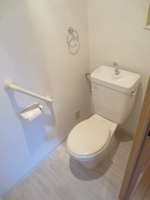 物件内観写真15　(トイレ)