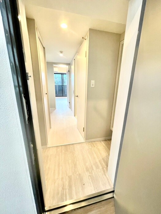 物件内観写真7　(玄関)