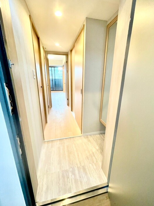 物件内観写真12　(玄関)