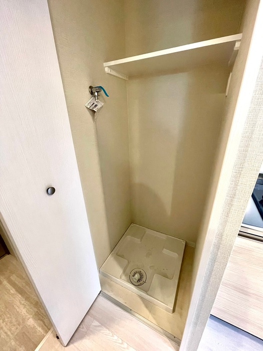 物件内観写真13　(洗濯機置場)