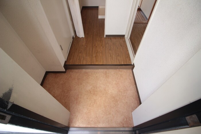 物件内観写真7　(玄関)