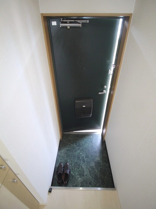 物件内観写真7　(玄関)