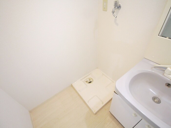 物件内観写真14　(洗濯機置場)