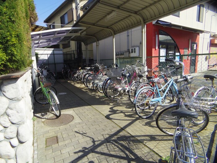 物件外観写真5　(駐輪場)