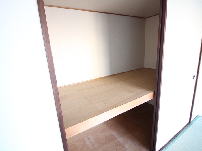 物件内観写真12　(収納)