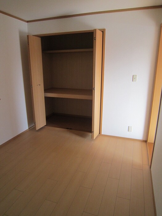 物件内観写真7　(収納)