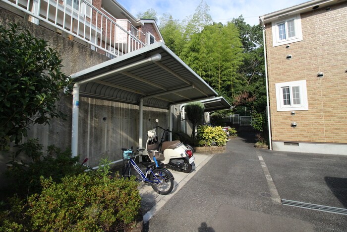 物件外観写真3　(駐輪場)