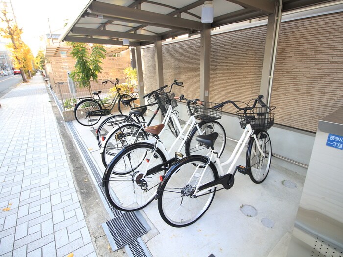 物件外観写真5　(駐輪場)