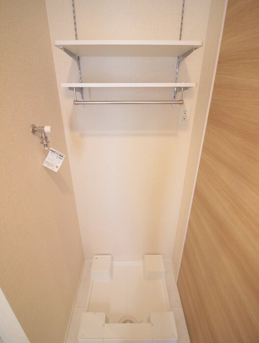 物件内観写真9　(洗濯機置場)