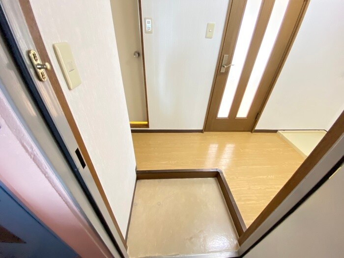 物件内観写真19　(玄関)