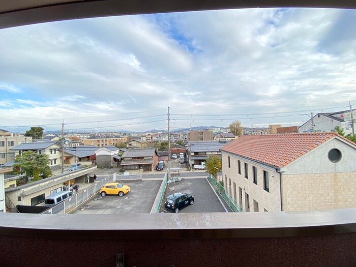 物件内観写真20　(室内からの展望)