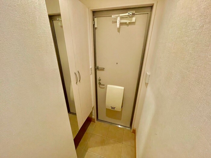 物件内観写真13　(玄関)