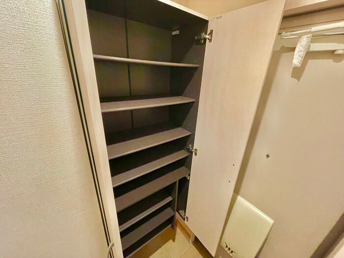 物件内観写真14　(靴箱)