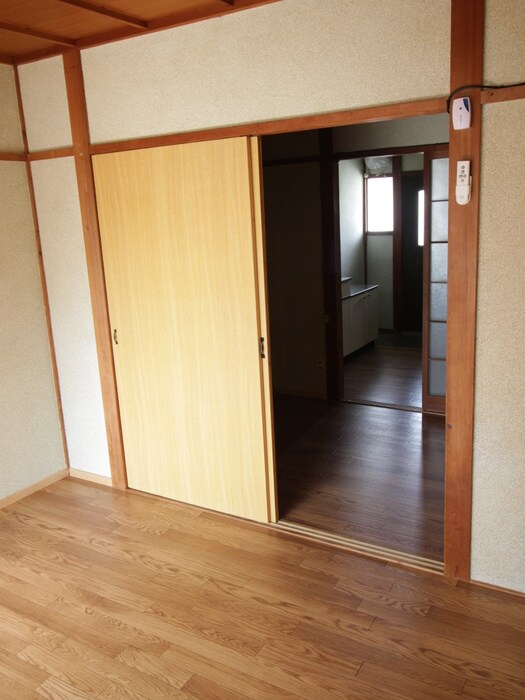 物件内観写真8　(居室)