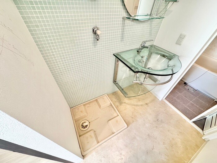 物件内観写真12　(洗濯機置場)