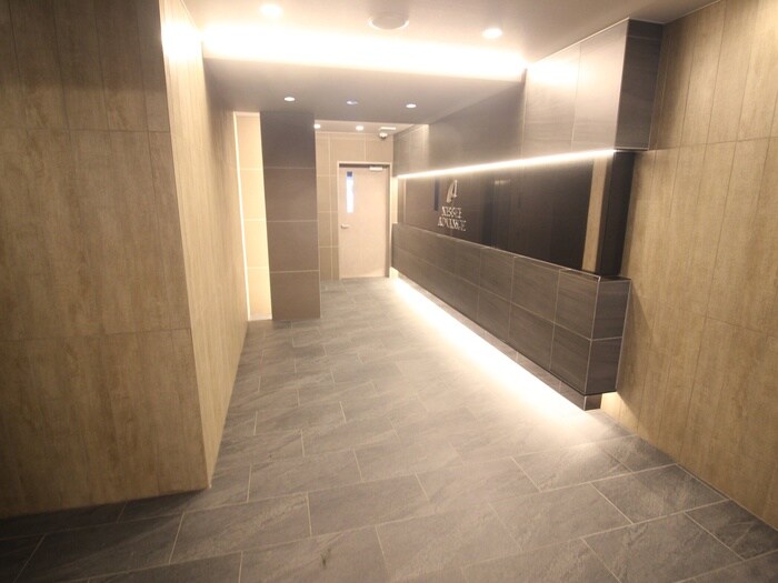 物件外観写真5　(エントランス部分)