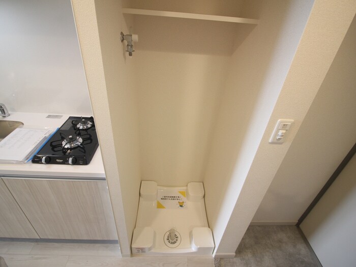 物件内観写真11　(洗濯機置場)