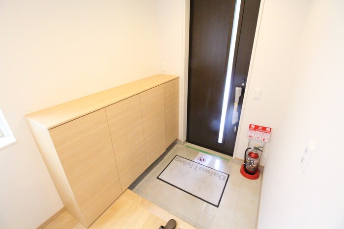 物件内観写真15　(玄関)