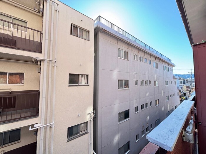 物件内観写真15　(室内からの展望)