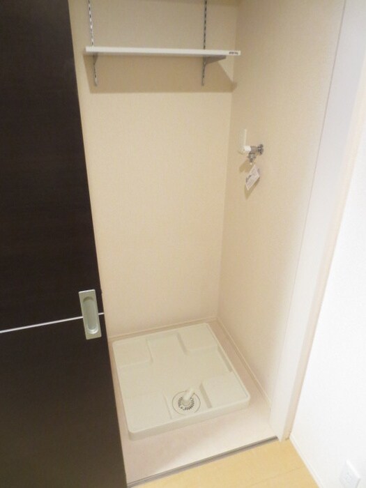 物件内観写真9　(洗濯機置場)