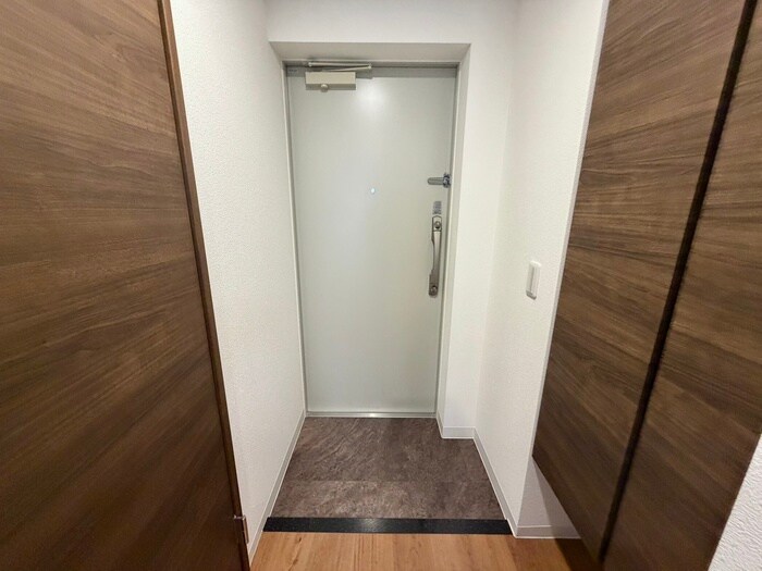 物件内観写真12　(玄関)