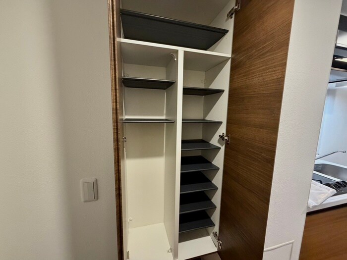 物件内観写真13　(靴箱)