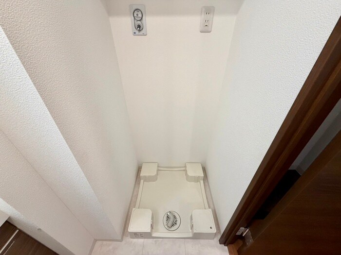 物件内観写真14　(洗濯機置場)