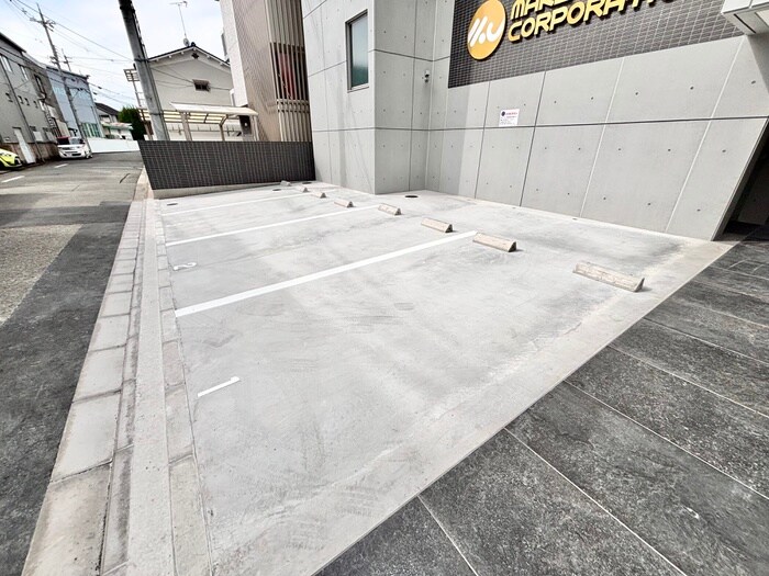 物件外観写真3　(駐車場)