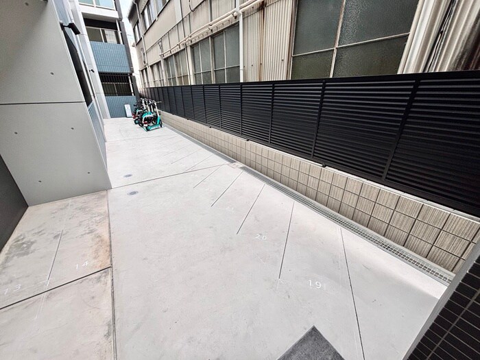 物件外観写真5　(駐輪場)